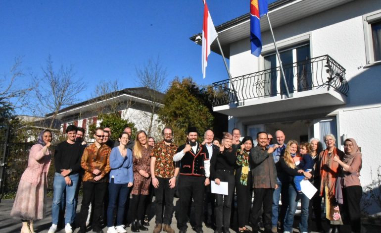 Diplomasi Budaya dan Bahasa Indonesia: Pemelajar Bahasa Indonesia Rayakan Wisuda BIPA di Bern